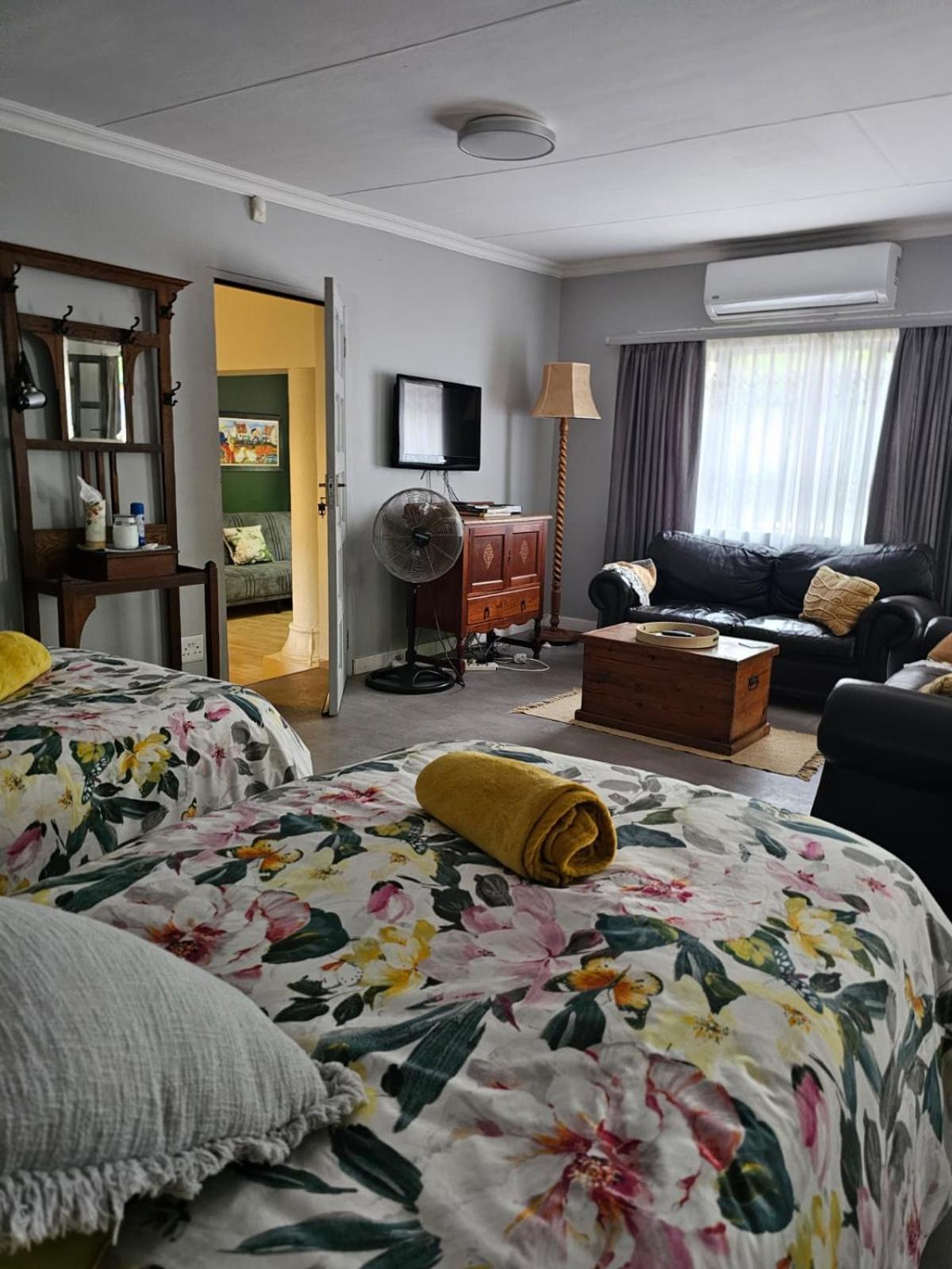 Giraffe'S Rest, Self Catering Studio Apartment ไวท์ริเวอร์ ภายนอก รูปภาพ